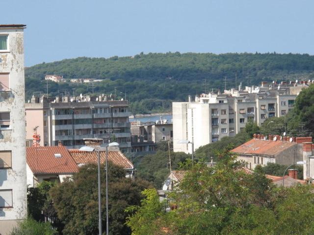 Apartment Pula Center - Near The Central Bus Station Екстериор снимка