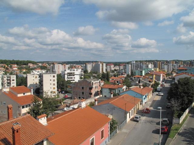 Apartment Pula Center - Near The Central Bus Station Екстериор снимка