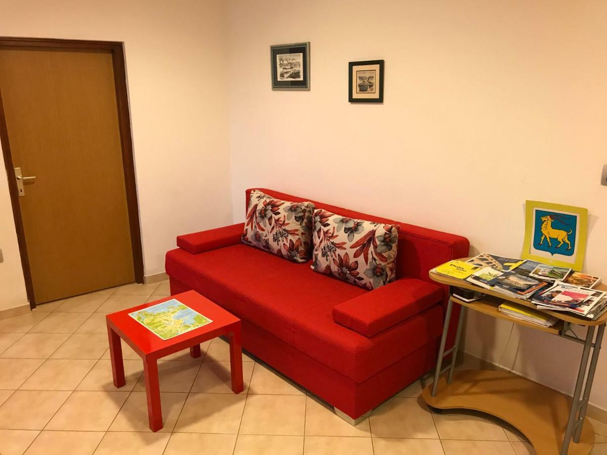 Apartment Pula Center - Near The Central Bus Station Екстериор снимка